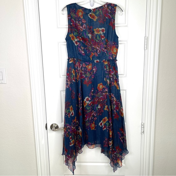 WALTER BAKER Teri Metallic Stripe Pleated Blue Floral Georgette Dress NEW Size 8 - Picture 6 of 13